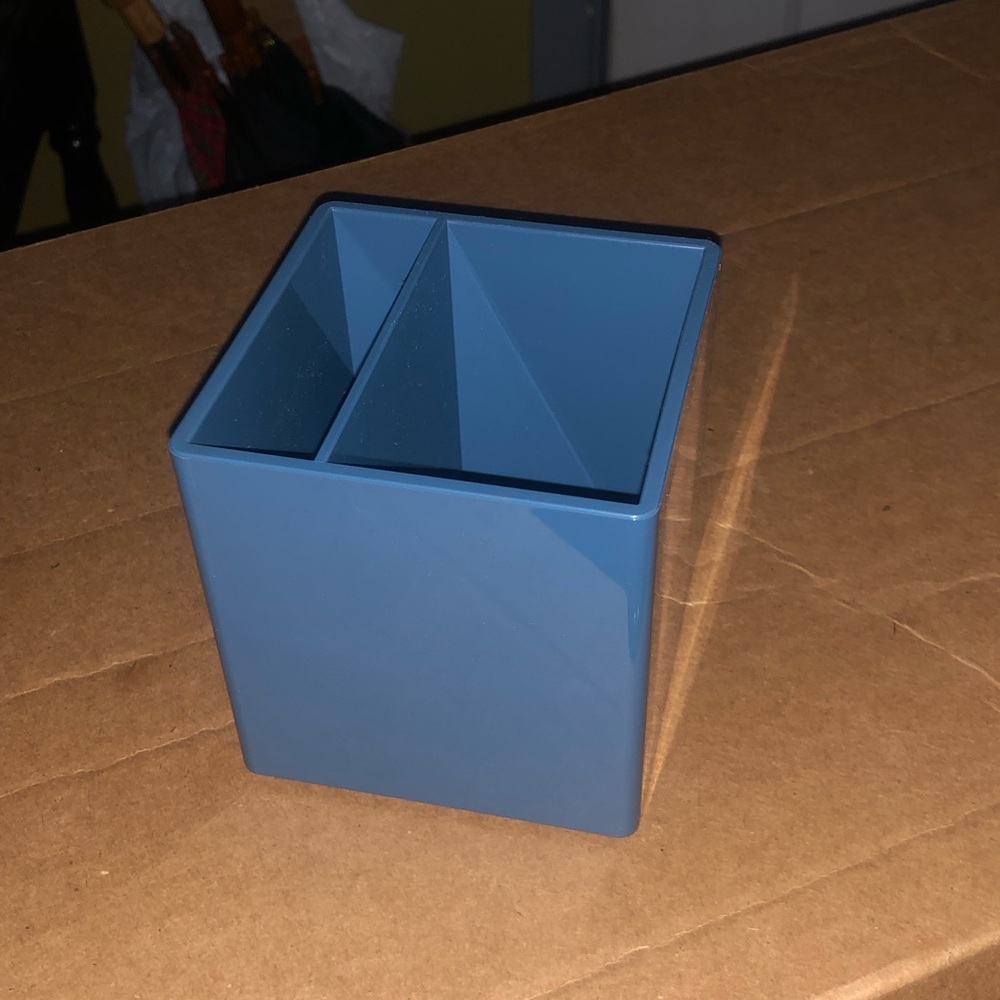 NWT Poppin pencil cup